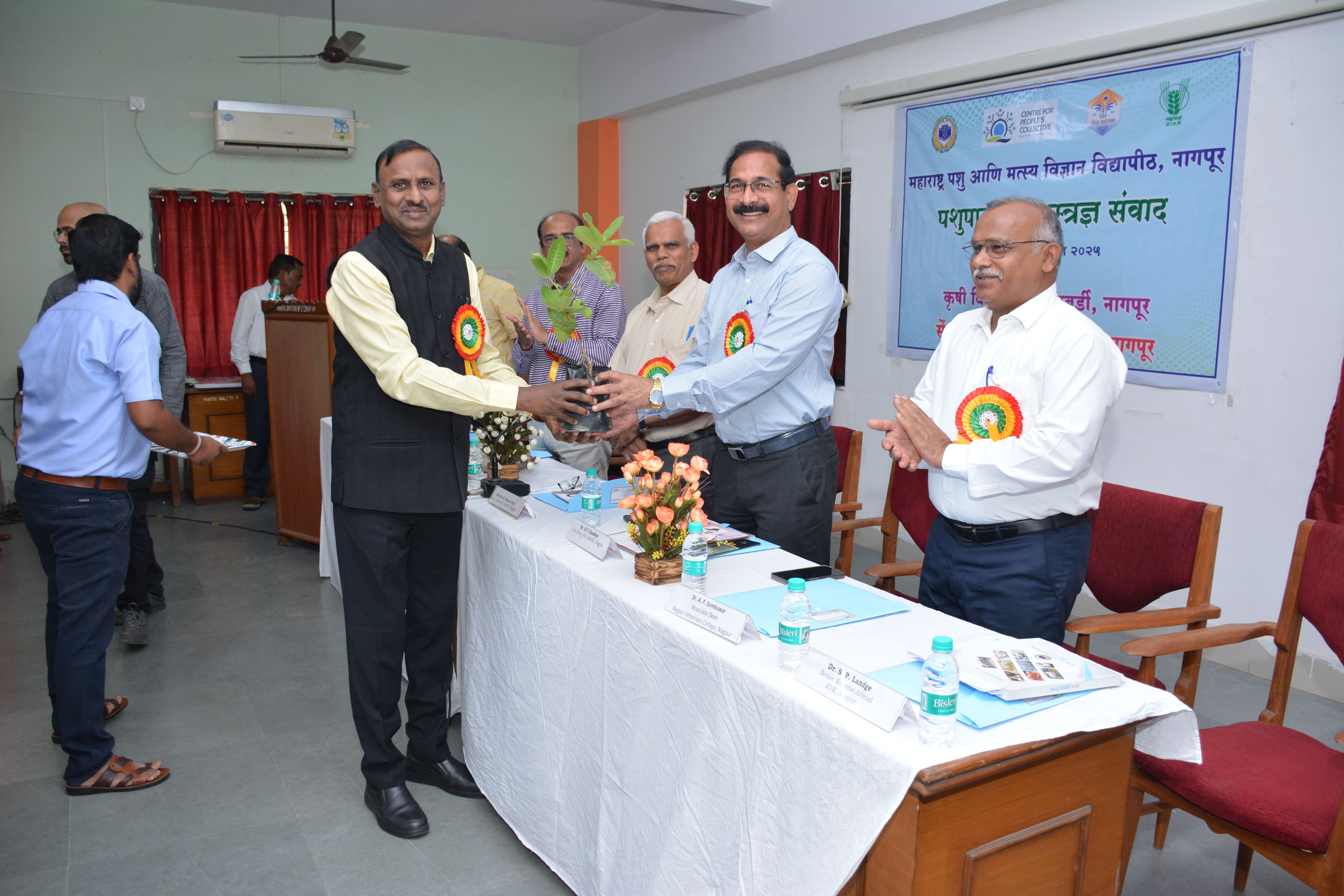 Farmers-Scientist Meet by KVK Nagpur (9).JPG